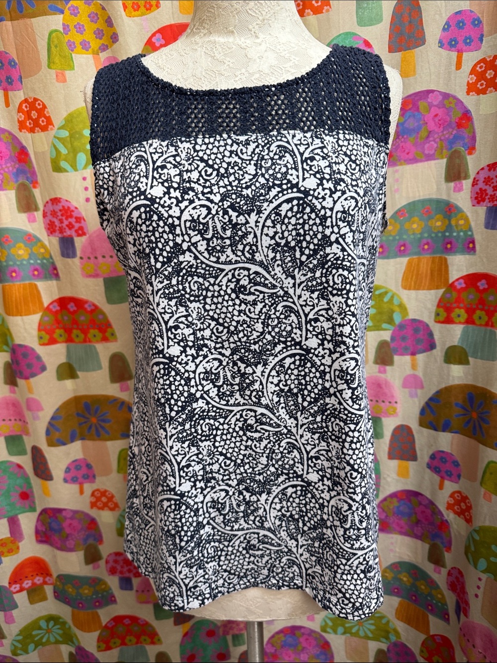 Ann Taylor Tank Top. Large
